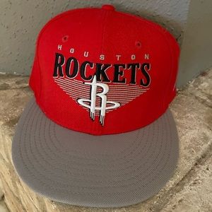 Houston rockets NBA new era snap back hat.